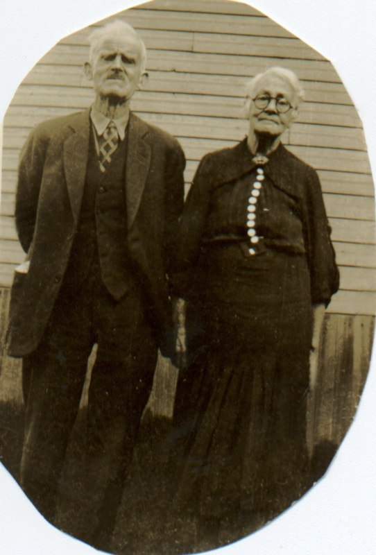  Marcus Lafayette “Lafe” Harbert (right)  (2nd youngest son of Noah J Harbert) & 2nd wife Harriet Ann “Annie” Thompson 