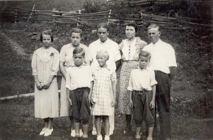  Hallie Harbert & Family Summer 1936 