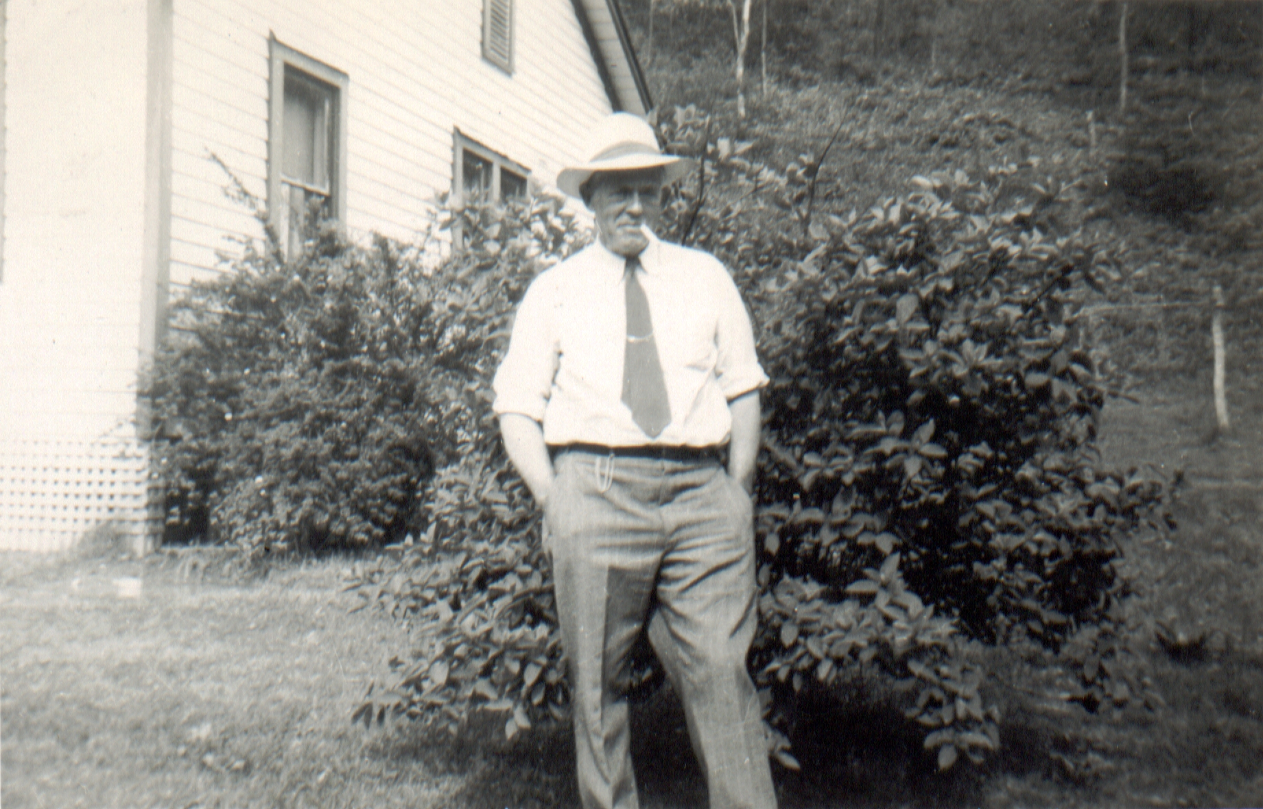  Hallie Harbert at Home 