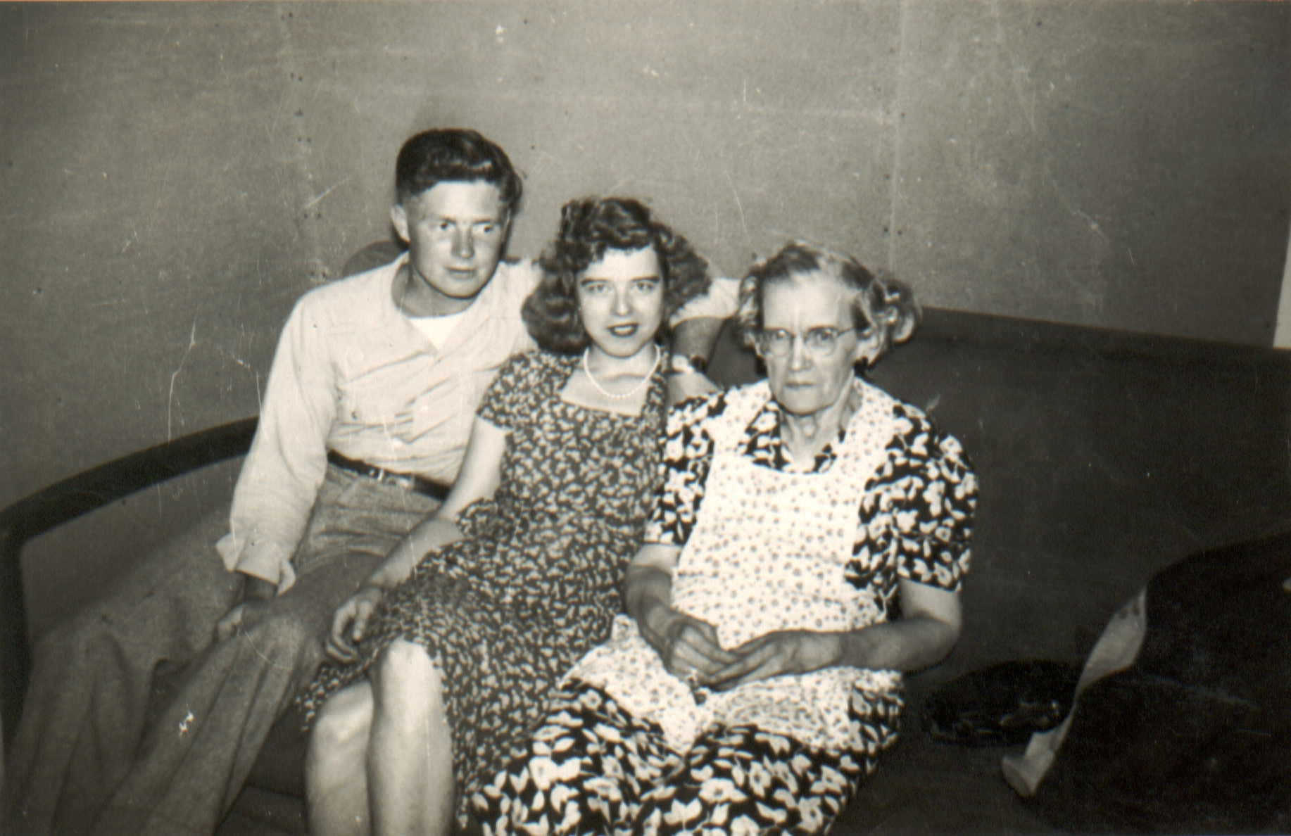  Bill Johnson, wife Agnes Ann Harbert-Johnson  & “Aunt Minnie” Harbert  (daughter of Marcus Lafayette Harbert) 