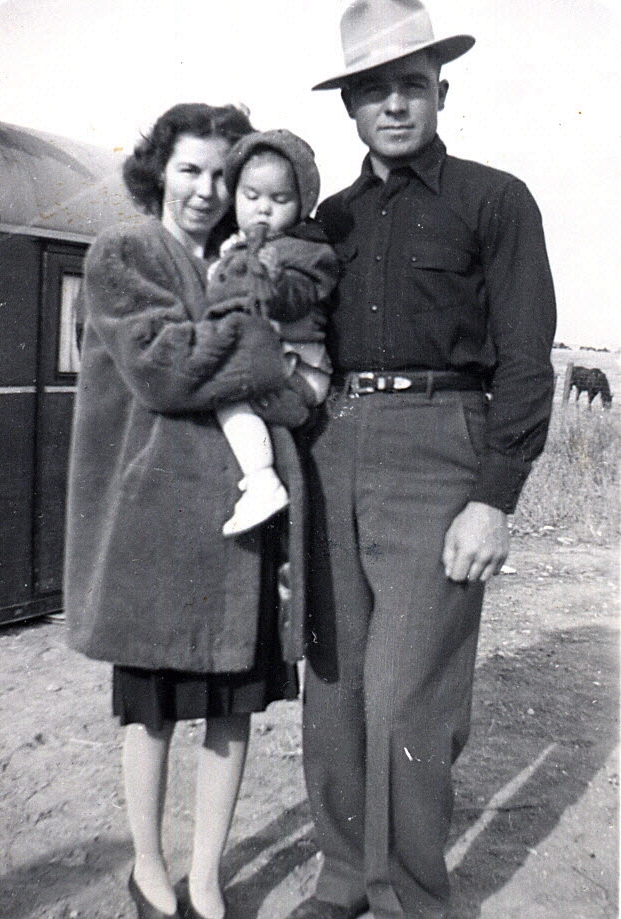  Jim & Myrlyn Harbert with daughter Eileen (about 1945) 
