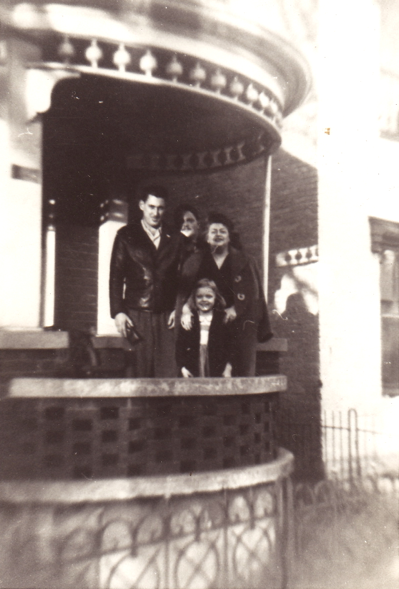  Verda Sigafoos-Harbert (back right) with sons Franklin, Bayard & grandaughter 
