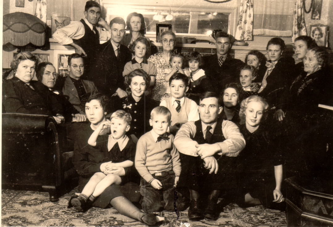  Amsberry Family & Friends - about 1936 