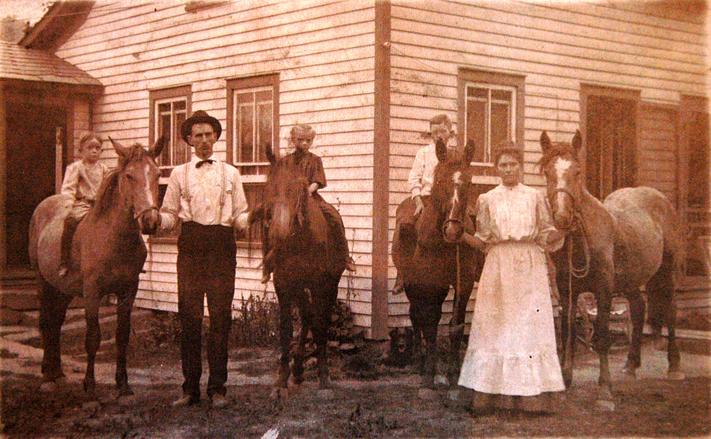  Left to Right:  John, Wil, Mabel, Harry & Allie Harbert 