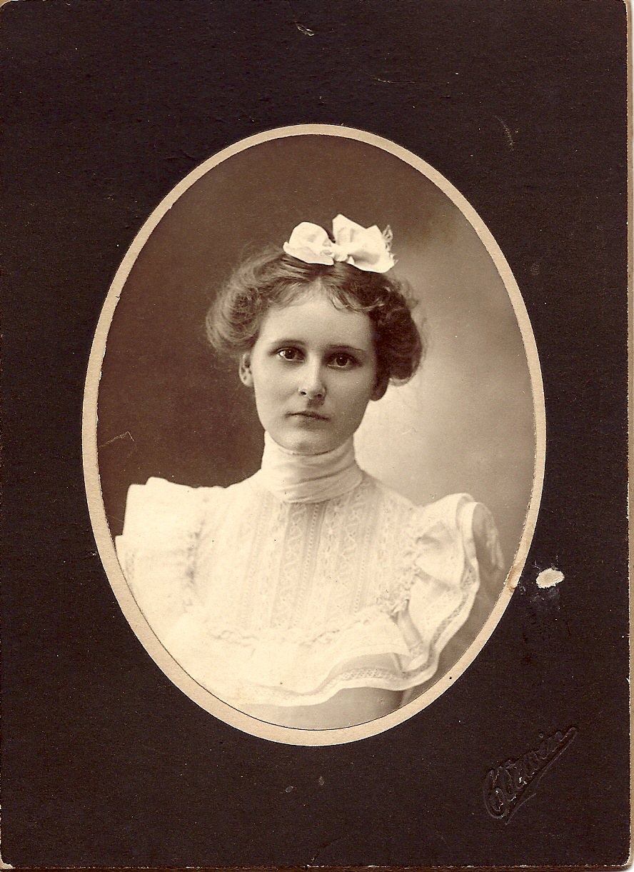  Vivian Blanche Harbert-Shadle 