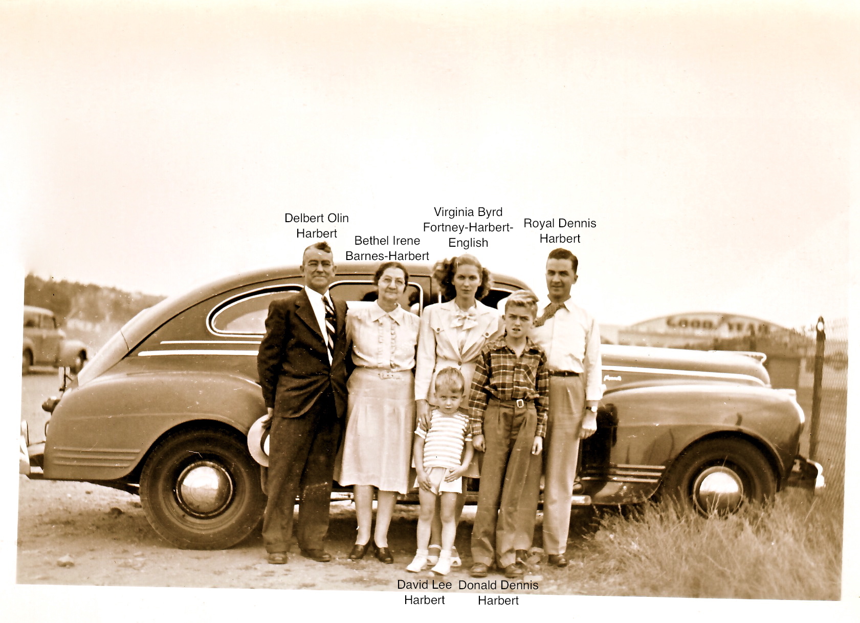  Delbert & Bethel Barnes-Harbert & family 1946 - Akron, Ohio 