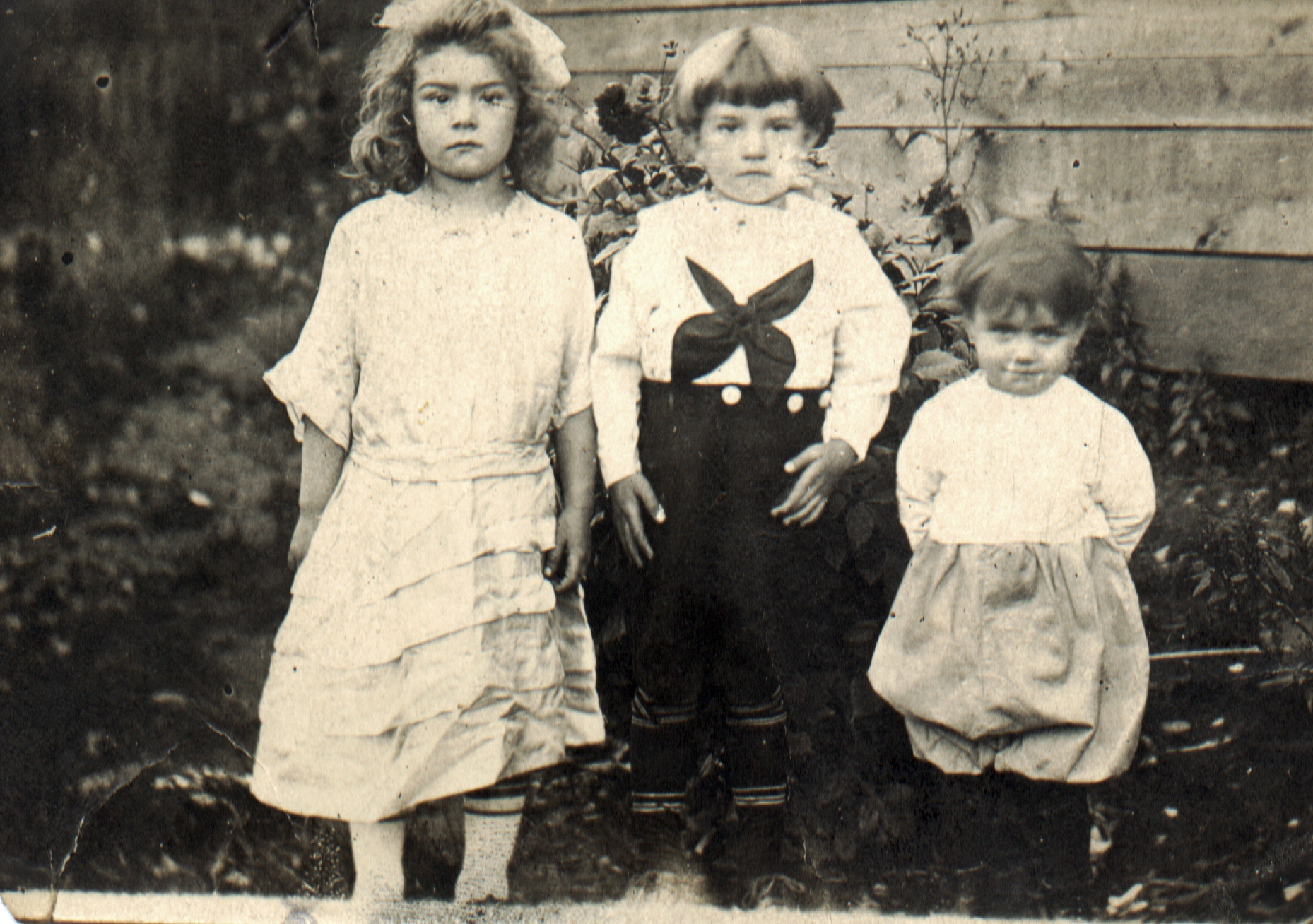  Laura Kathleen Harbert (with siblings) 