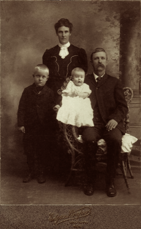  Lela Ann Harbert-Amsberry & husband James Amsberry with children Hugh Martin & Vivian Louise Amsberry 